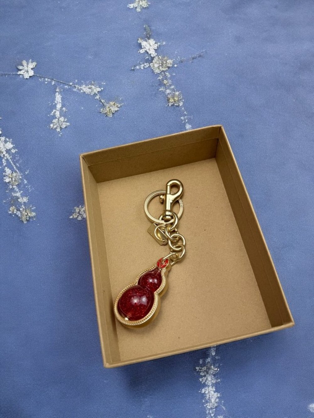 🌸Coach Elegant Red and Gold Keychain - Picture 5 of 8